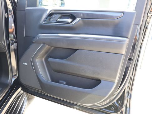 Used 2025 GMC Yukon XL Elevation AWD/4WD image 41