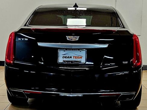 Used 2017 Cadillac XTS Luxury image 5