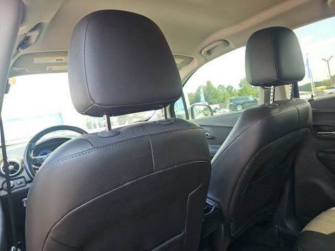 Used 2016 Chevrolet Trax LT w/ LT Convenience Package AWD/4WD image 18