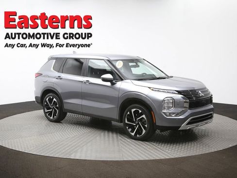 Used 2024 Mitsubishi Outlander SE image 49