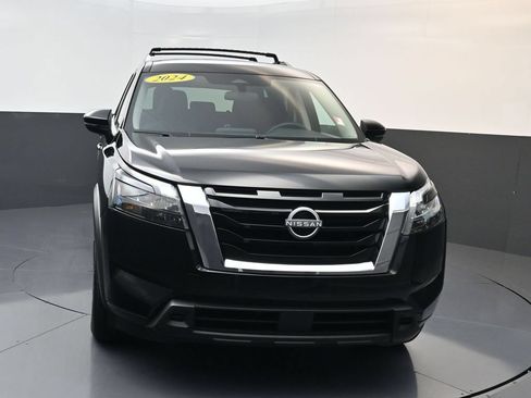 Used 2024 Nissan Pathfinder SV w/ Lighting Package (N92) FWD image 8