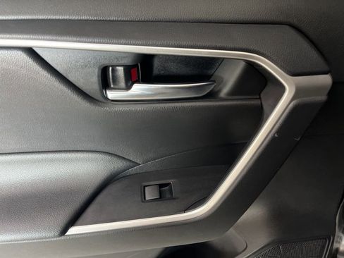 Used 2021 Toyota RAV4 XLE FWD image 54