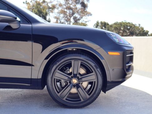 New 2026 Porsche Cayenne Coupe AWD/4WD image 11