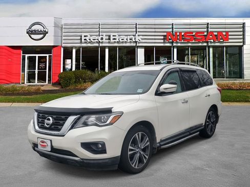 Used 2020 Nissan Pathfinder Platinum image 5