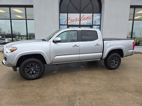Used 2023 Toyota Tacoma SR5 image 5