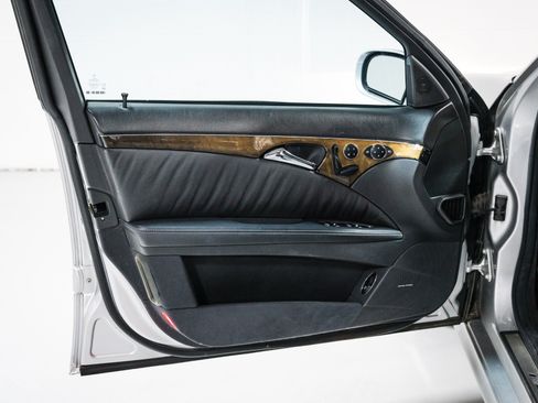 Used 2005 Mercedes-Benz E 55 AMG Sedan image 17