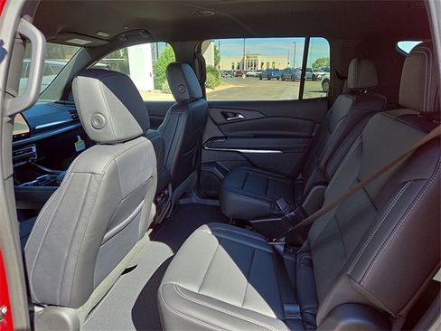 New 2026 Chevrolet Traverse LT w/ Driver Confidence Package image 8