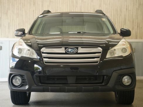 Used 2014 Subaru Outback 2.5i Premium w/ Moonroof Package AWD/4WD image 3