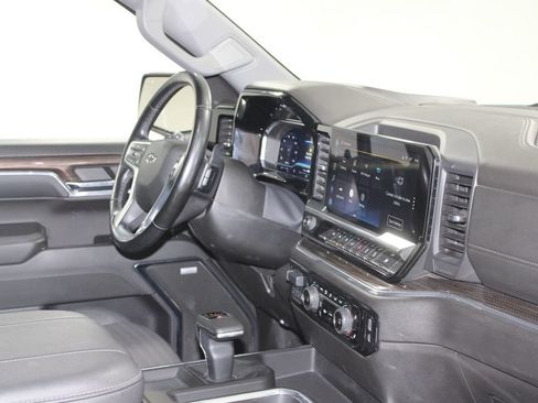 Used 2024 Chevrolet Silverado 1500 RST w/ Convenience Package II AWD/4WD image 30