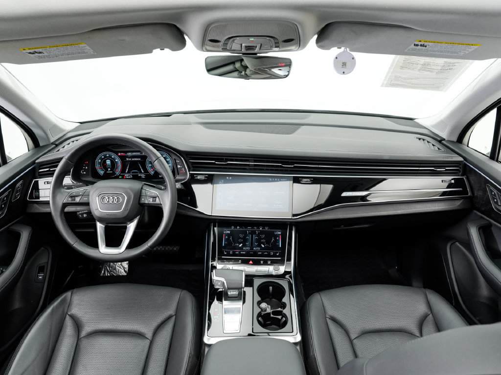Used 2023 Audi Q7 3.0T Prestige w/ Prestige Package AWD/4WD image 19