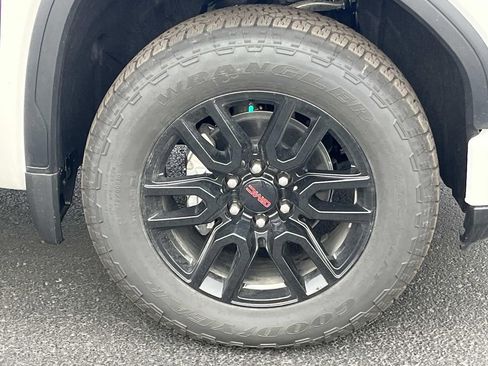 New 2026 GMC Sierra 1500 Elevation image 9