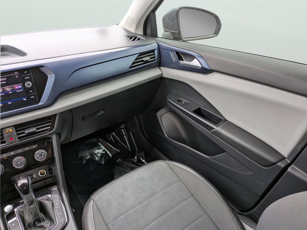 Certified 2023 Volkswagen Taos SE FWD image 15