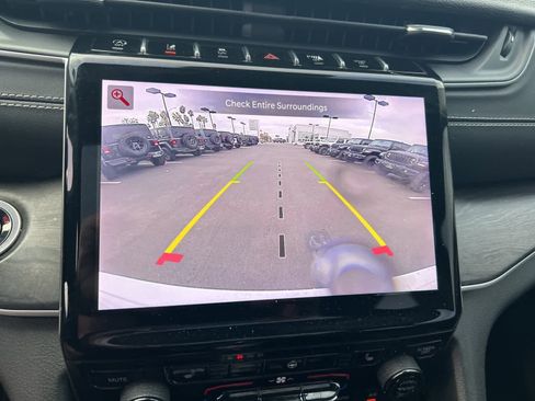 Used 2023 Jeep Grand Cherokee Limited w/ Black Appearance Package image 52