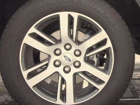 Used 2024 Ford Expedition XLT image 5