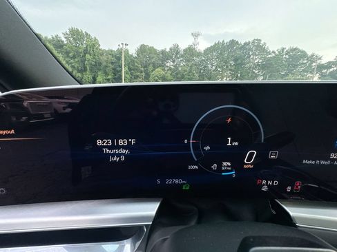 Used 2024 Cadillac Lyriq Sport AWD/4WD image 21