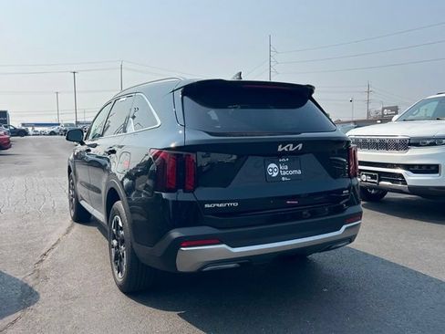 Certified 2025 Kia Sorento S AWD/4WD image 7