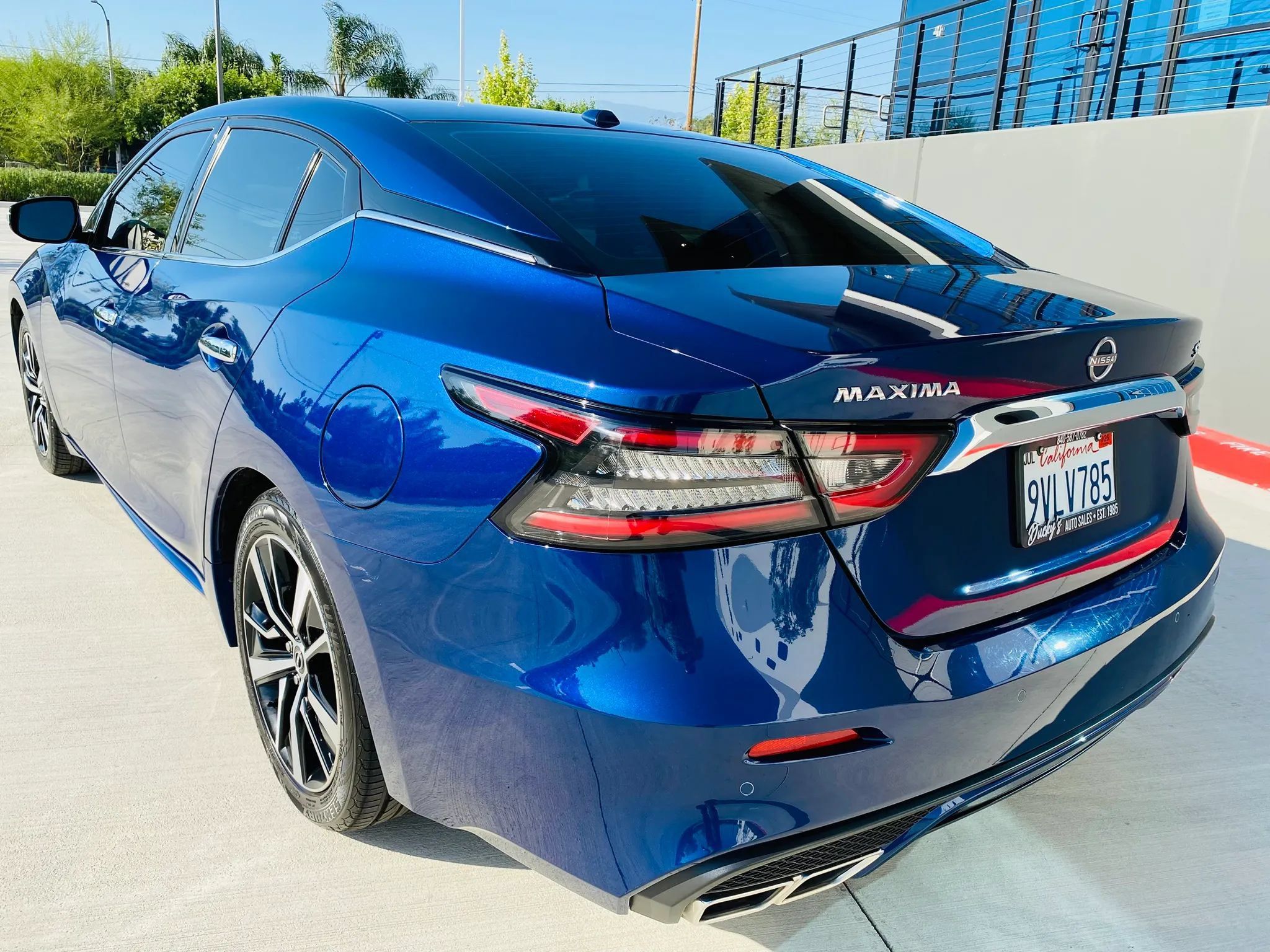 Used 2023 Nissan Maxima SV w/ Floor Mat Group FWD image 5