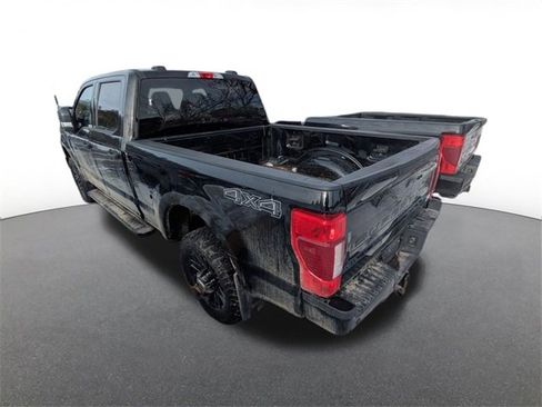 Used 2022 Ford F250 XLT w/ Black Appearance Package image 3