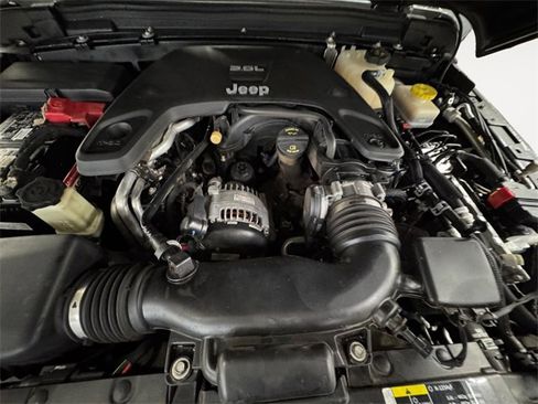 Used 2019 Jeep Wrangler Unlimited Sahara w/ Quick Order Package 24M Moab image 6