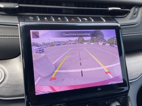 Used 2022 Jeep Grand Cherokee Limited image 18