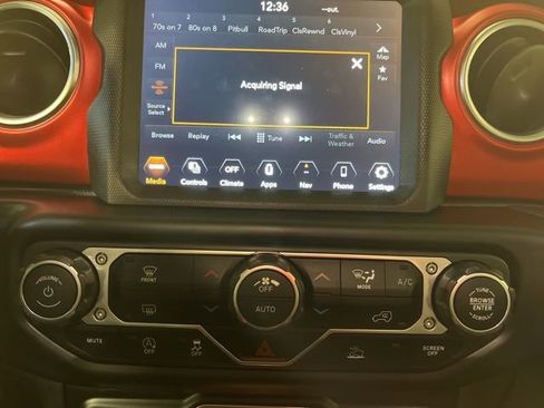 Used 2022 Jeep Gladiator Rubicon w/ Trailer Tow Package image 21