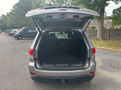 Used 2018 Jeep Grand Cherokee Limited w/ Trailer Tow Group IV AWD/4WD image 31