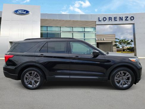 Used 2023 Ford Explorer XLT w/ Equipment Group 202A RWD image 4