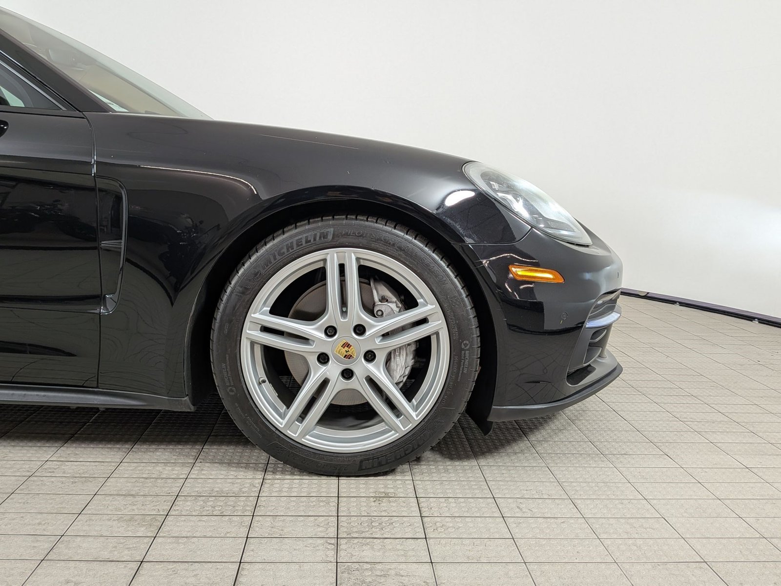 Used 2019 Porsche Panamera 4 AWD/4WD image 11