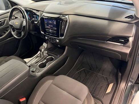 Used 2021 Chevrolet Traverse LT w/ LPO, Floor Liner Package AWD/4WD image 10