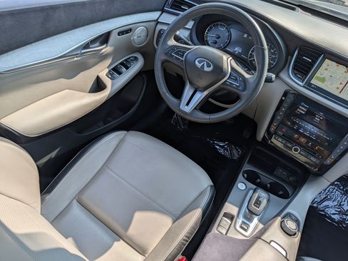 Certified 2023 INFINITI QX50 Sensory w/ Accent Package AWD/4WD image 9