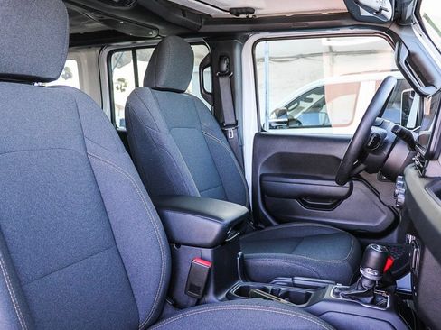 Used 2025 Jeep Wrangler Unlimited Sport AWD/4WD image 17