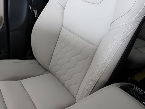 New 2026 Volvo XC90 T8 Plus w/ Protection Package Premier image 25