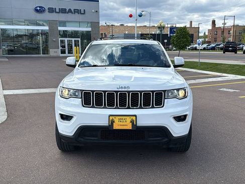 Used 2021 Jeep Grand Cherokee Laredo AWD/4WD image 2