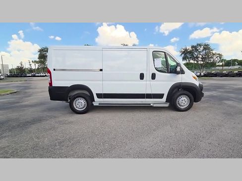 Used 2025 RAM ProMaster 2500 w/ U-Haul Equipment Group FWD image 36