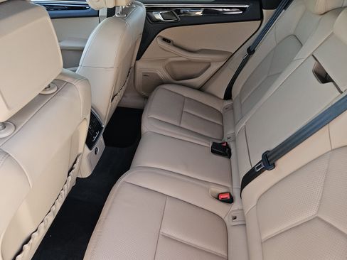 Certified 2026 Porsche Macan AWD/4WD image 28