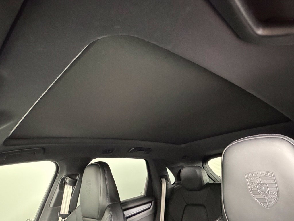 Certified 2022 Porsche Cayenne E-Hybrid AWD/4WD image 23