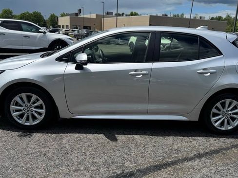 Used 2025 Toyota Corolla SE FWD image 4