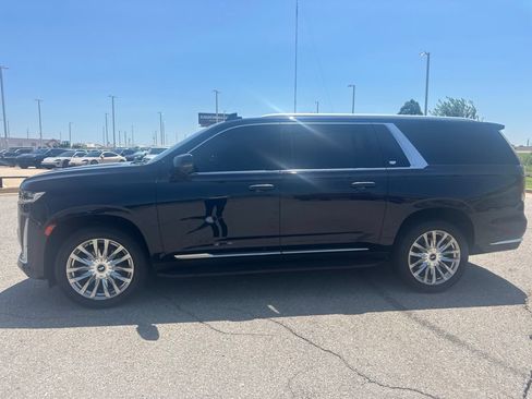 Used 2023 Cadillac Escalade ESV Premium Luxury AWD/4WD image 2