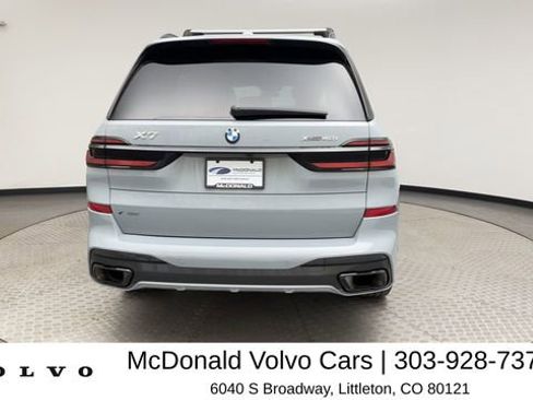 Used 2024 BMW X7 xDrive40i w/ M Sport Package AWD/4WD image 3