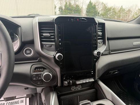 New 2026 RAM 1500 4x4 Crew Cab image 21