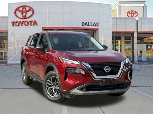 Used 2023 Nissan Rogue S image 1