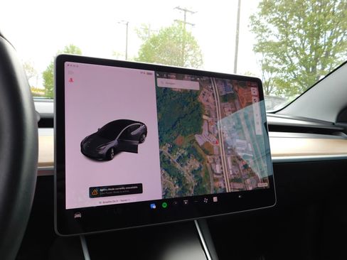Used 2018 Tesla Model 3 Long Range AWD/4WD image 17