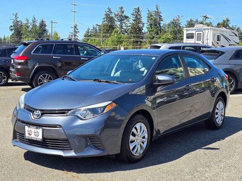Used 2015 Toyota Corolla LE FWD image 3