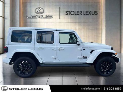 Used 2021 Jeep Wrangler Unlimited Sahara AWD/4WD image 2
