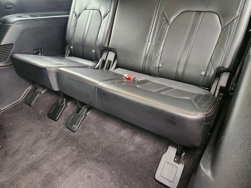 Used 2019 Ford Expedition Platinum RWD image 34