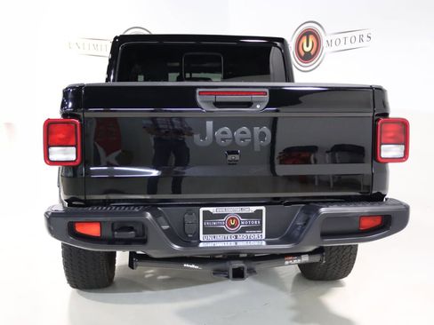 Used 2024 Jeep Gladiator Sport AWD/4WD image 27