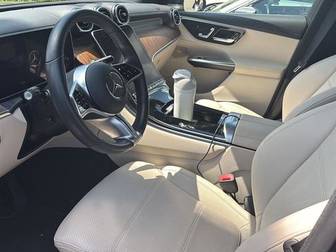 Used 2024 Mercedes-Benz GLC 300 4MATIC image 10