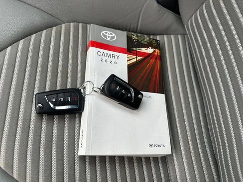 Used 2020 Toyota Camry SE image 26