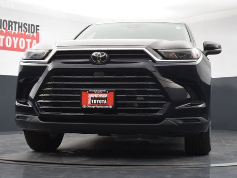 Used 2025 Toyota Grand Highlander XLE image 33