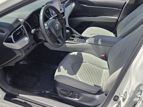 Used 2024 Toyota Camry SE FWD image 10